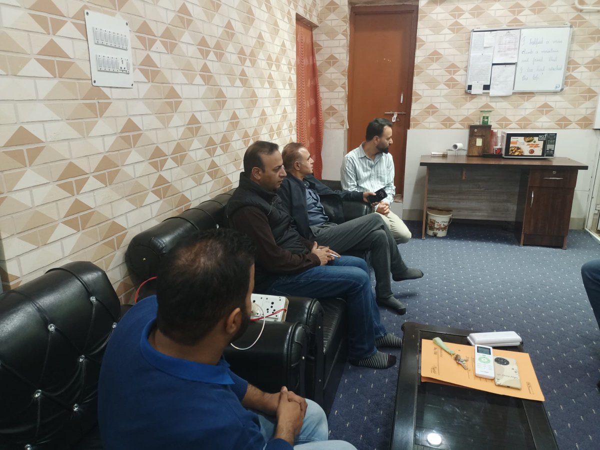 NHMJK5's tweet photo. On directions of MD NHM J&amp;K @BaseerUlHaqIAS DNO NHM  Kashmir Dr Mushtaq along with SPM NIPI Dr. Arshad today visited IMHANS Srinagar to monitor and review the functioning of TeleMANAS cell. Team also visited JLNM Hospital to assess the progress of NQAS implementation @MoHFW_INDIA https://t.co/6KmwAw3HVD