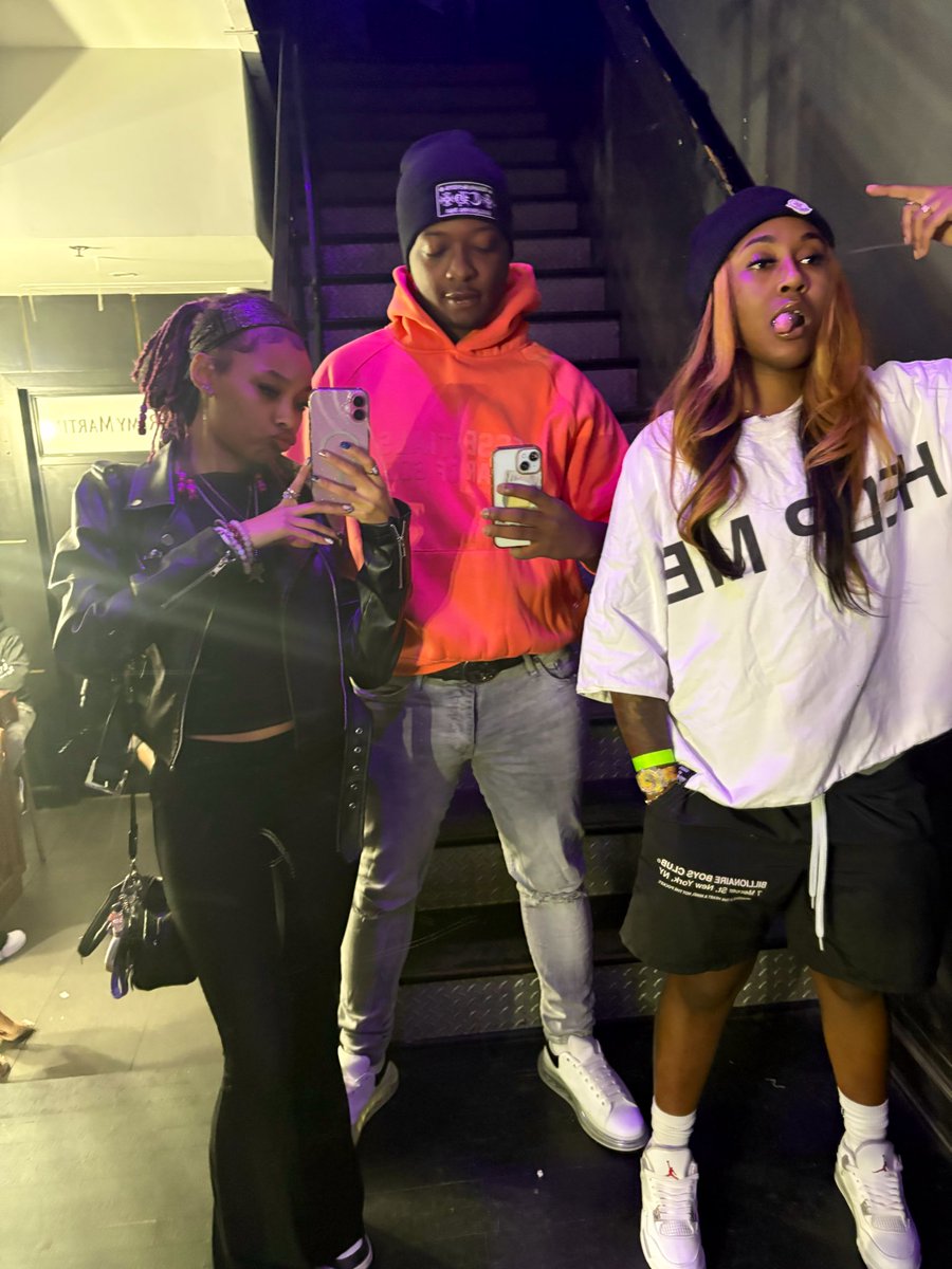 gangstaabaee's tweet photo. My crew lets go #fcknggasgetmoney #baltimore https://t.co/AhisCOF9MS