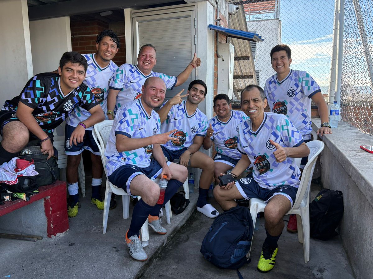 Jextratiempo's tweet photo. El Equipo de @ExtratiempoCO  - @MundoLeopardo continúa a paso firme e invicto, Hoy Ganó 6-4 a @CaracolBga y clasificó a la Gran Final del Torneo de medios organizado por @acordsantander1  👍⚽️🏆 @serpra72 @jorgebermudezh @apropositodf https://t.co/T7GjjmjDJC