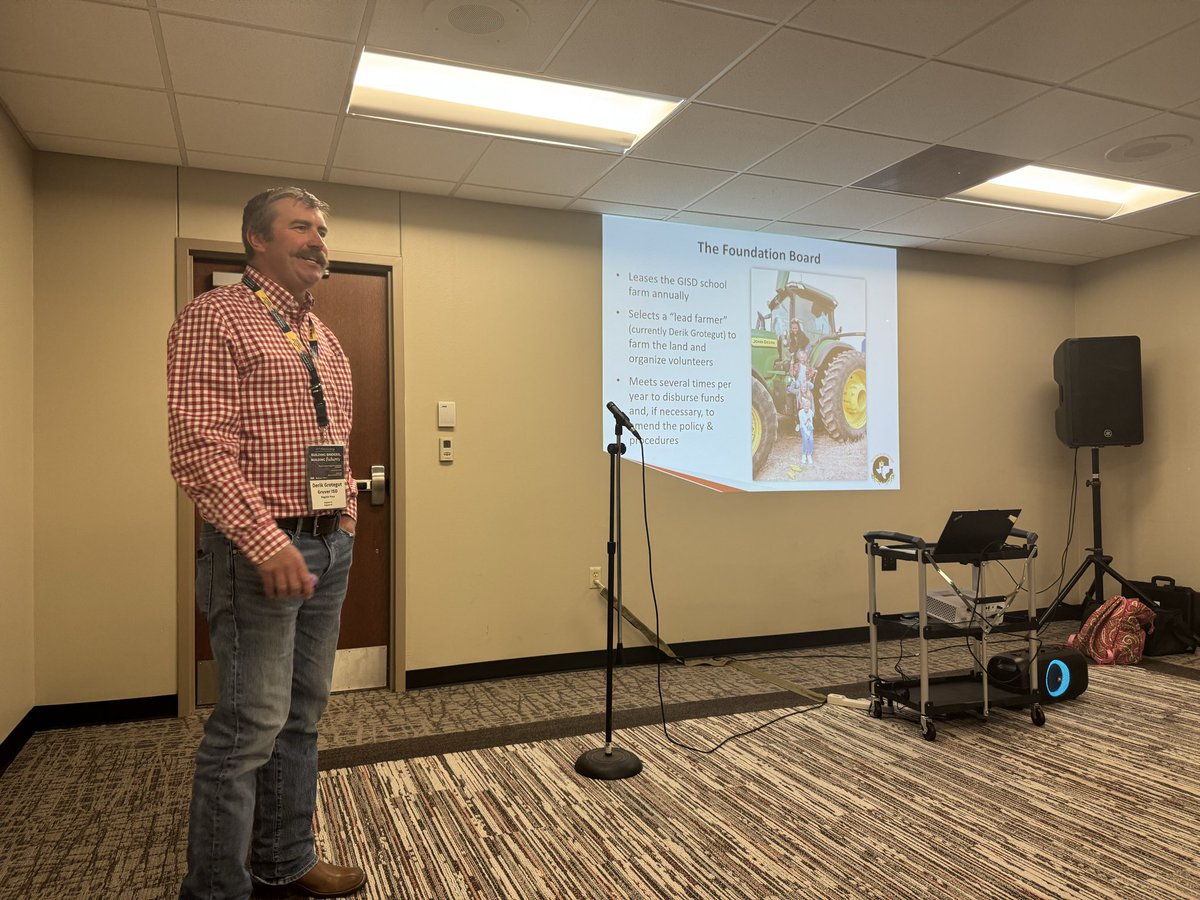 Gruver ISD was 1 of 4 districts in the state to receive the “Anita Villarreal Innovation in Engagement Award” at the state Parent-Family Engagement Conference held in Waco for our “Gruver Farm Scholarship Foundation Program”!

Below is a brief description of the program, plus a