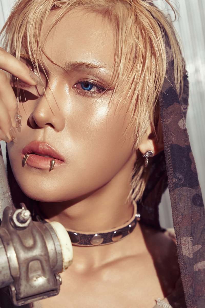 XLOV 1st MINI ALBUM [UXLXVE]
#Rizz CONCEPT PHOTO 2 - #HYUN

💿 2025.11.05(WED) 6PM(KST) RELEASE

#XLOV #엑스러브 #UXLXVE #XLOV_UXLXVE
#HYUN #현 #Rizz #XLOV_Rizz