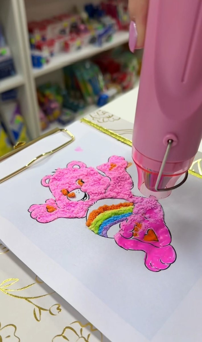 promoodamigs's tweet photo. Meu NOVO VÍCIO… colorir com canetinhas efeito pelúcia 🥹🤌🏻💓 https://t.co/pWTwg2dI2B