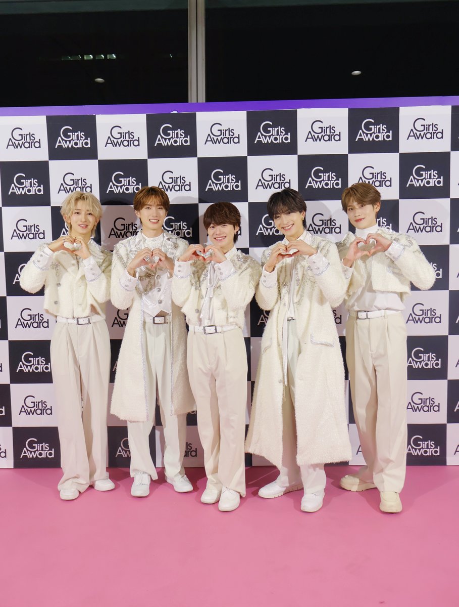 official_DXTEEN's tweet photo. [📸]

『Rakuten GirlsAward 2025 AUTUMN/WINTER』
@GirlsAward 

#大久保波留 が #LiKELEGEND メンバーとして
SPECIAL GUEST出演させていただきました！🤍
ありがとうございました☺︎

大久保波留が #ライクレ の #榛名優生 役を演じる
ドラマ『#君がトクベツ』は
MBS/TBSにて毎週火曜放送中👑

･･━━･･━━･･━━･･━━･･
🐬大久保波留 
https://t.co/A5ofia6ueJ

1月9日(金)有明アリーナにてワンマンライブ開催！
『𝟮𝟬𝟮𝟲 𝗗𝗫𝗧𝗘𝗘𝗡 𝗔𝗥𝗘𝗡𝗔 𝗟𝗜𝗩𝗘 〜𝗙𝗨𝗟𝗟 𝗢𝗨𝗧！〜』
🔗https://t.co/6QRsrkVo9d

@728_Storm
@fantastics_fext
@jyu_ta_ro @milk_info
@mazzel_official
@kimibetsu_movie

#ドラマ君がトクベツ #君ベツ 
#DXTEEN #DXTN #DXTEEN_両片想い