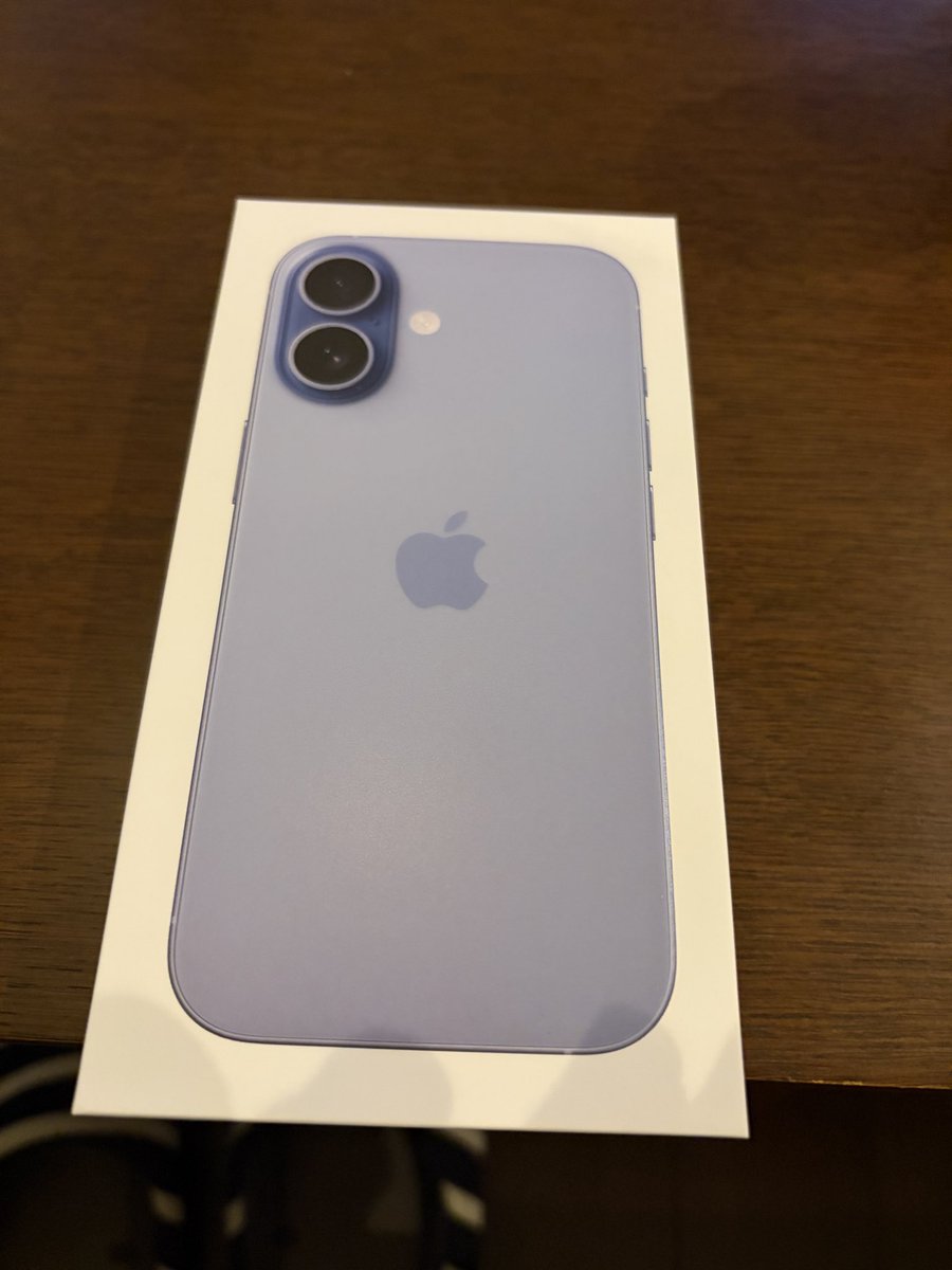 やっとiPhone届きました！！12からの乗り換えだから異次元😃