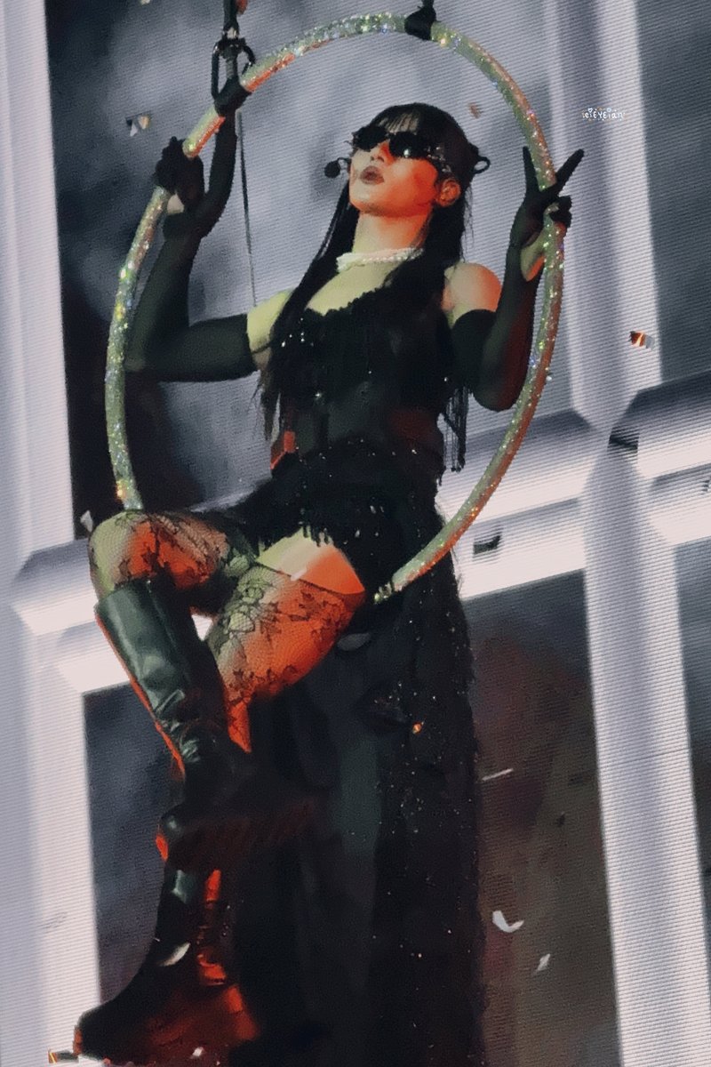 Eieyeian's tweet image. So damm hot 🥵 

LYKN RISE AT DUSK
#LYKNDuskAndDawnConcertD1
#Lego_Rapeepong #LYKN
{ ⌒♡*:･@realxlg  ☆ﾟ.* }