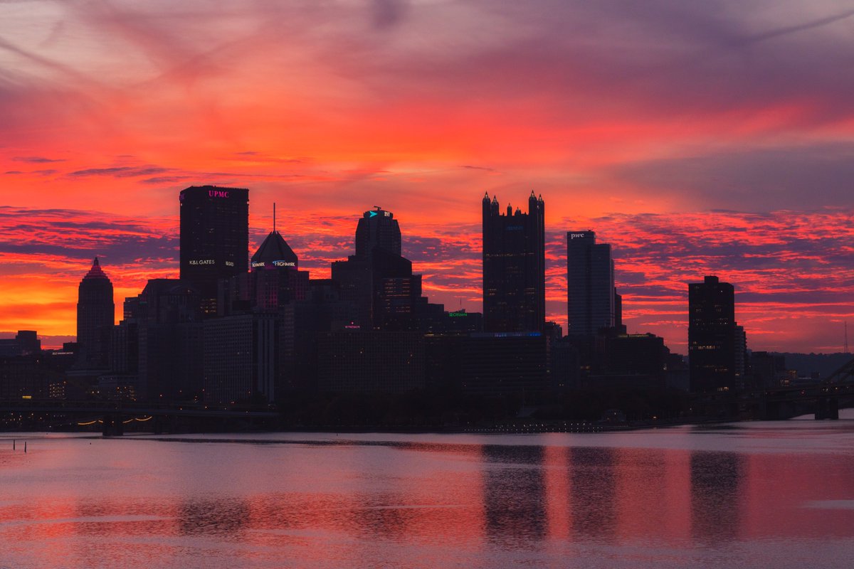 DaveDiCello's tweet image. Heckuva sunrise in #Pittsburgh this morning. I&apos;ve spent all week on the West End Overlook for sunrise so decided to head down to the bridge this morning and it worked out perfectly. Color was so vibrant against the silhouette of the city.