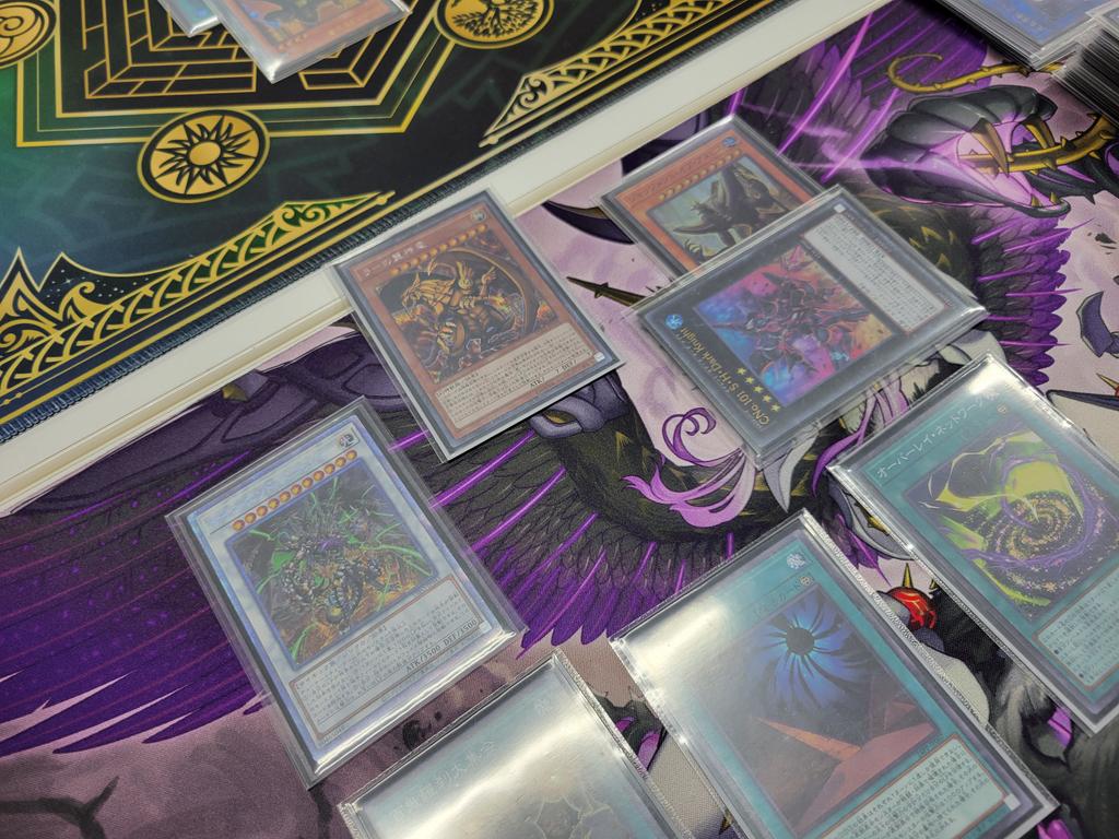 #FunTableオフ 使用デッキ②
CNo.101 DarkNightのセルフブレイクとライフ回復を活用したデッキ。
回復したライフを『ラー』の打点に変換→『ゴッド・ブレイズ・キャノン‼』
(本日のラーの攻撃力は18,300)