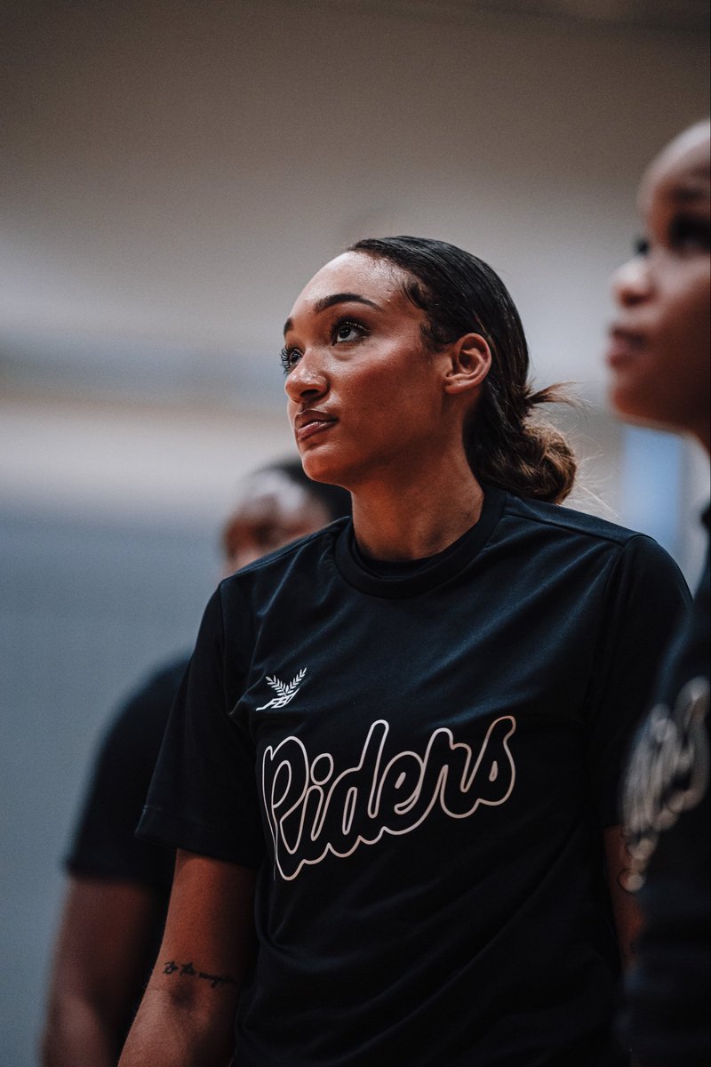 Locked in. 🔒

📺 Tune in: youtube.com/live/zCm-Dn0jz…