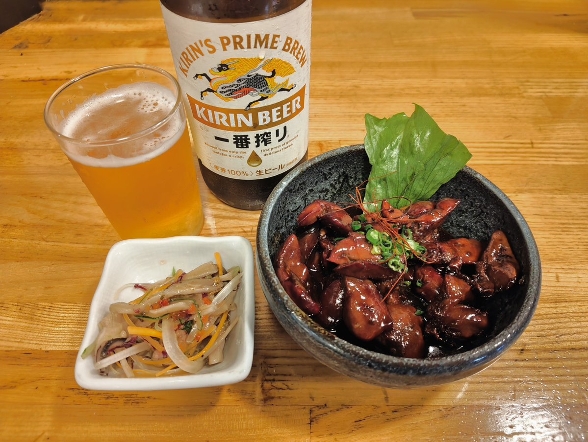温泉に浸かり社畜で溜まった見えない汚れを落としきった後はBEEEEERで鶏もつ煮を胃袋にキメる。車移動だけど施設内で合法的仮眠😴