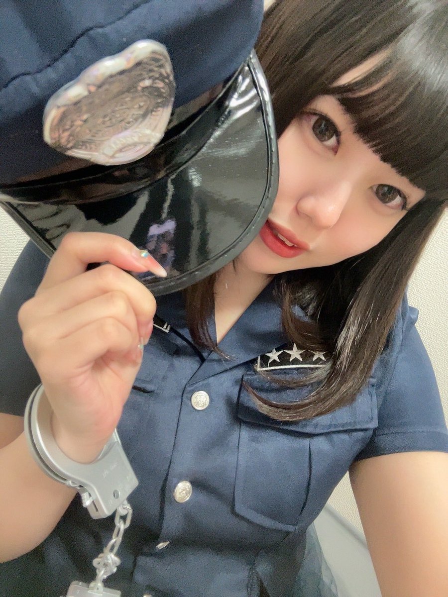 melmel_riria's tweet photo. 早めのハッピーハロウィンだよん🎃👮‍♂️ https://t.co/BgYhwrBikt