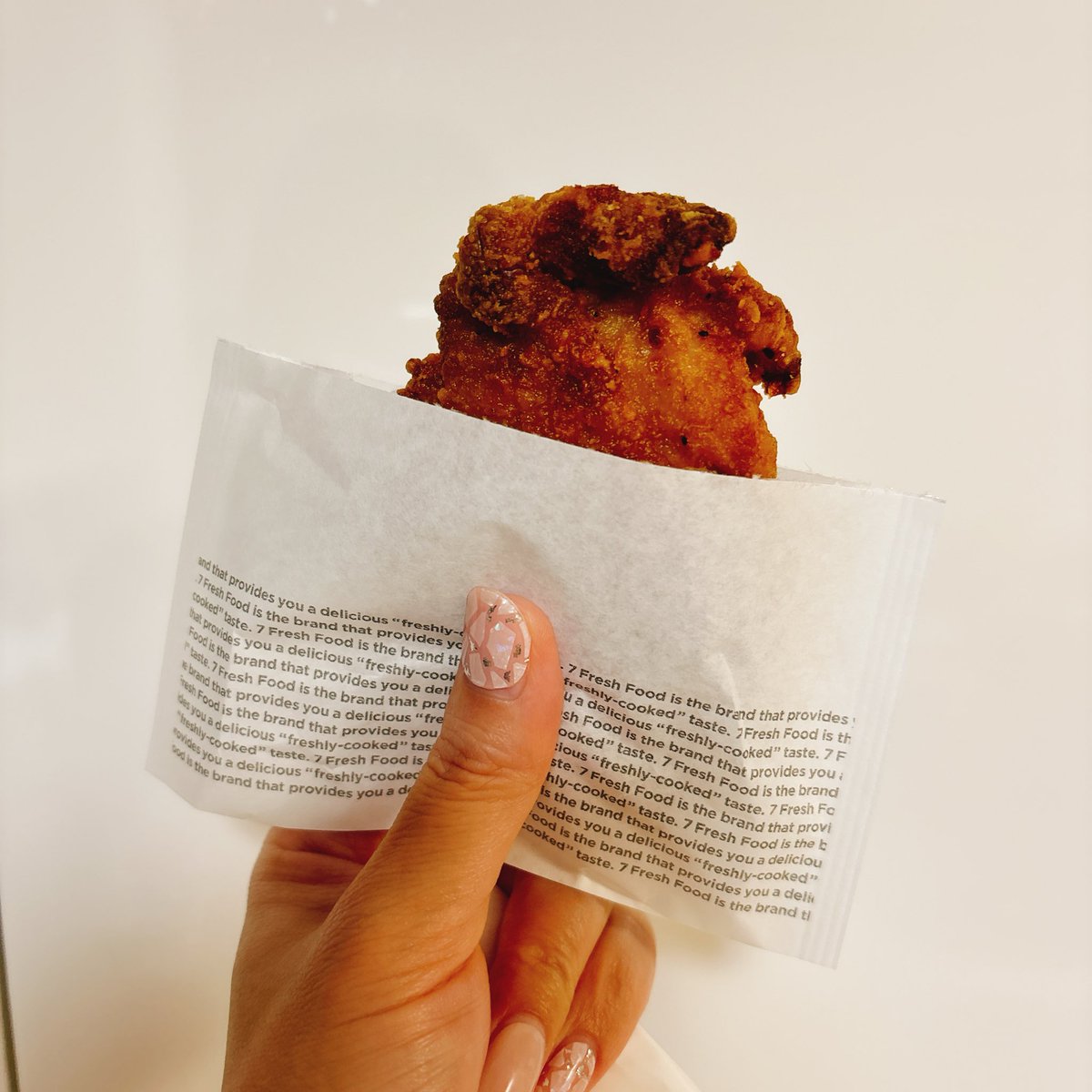 この時間に食べる背徳のななチキ…ｯ!!!🍗