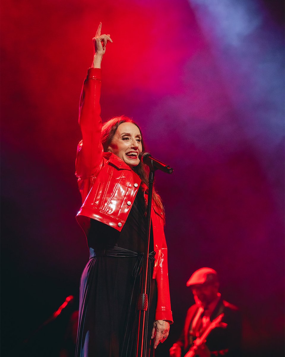 Gracias  Bayo producciones, por estos cuatro conciertos en Chile. Vuestra entrega y profesionalidad nos han facilitado nuestro trabajo¡ Hasta otra!