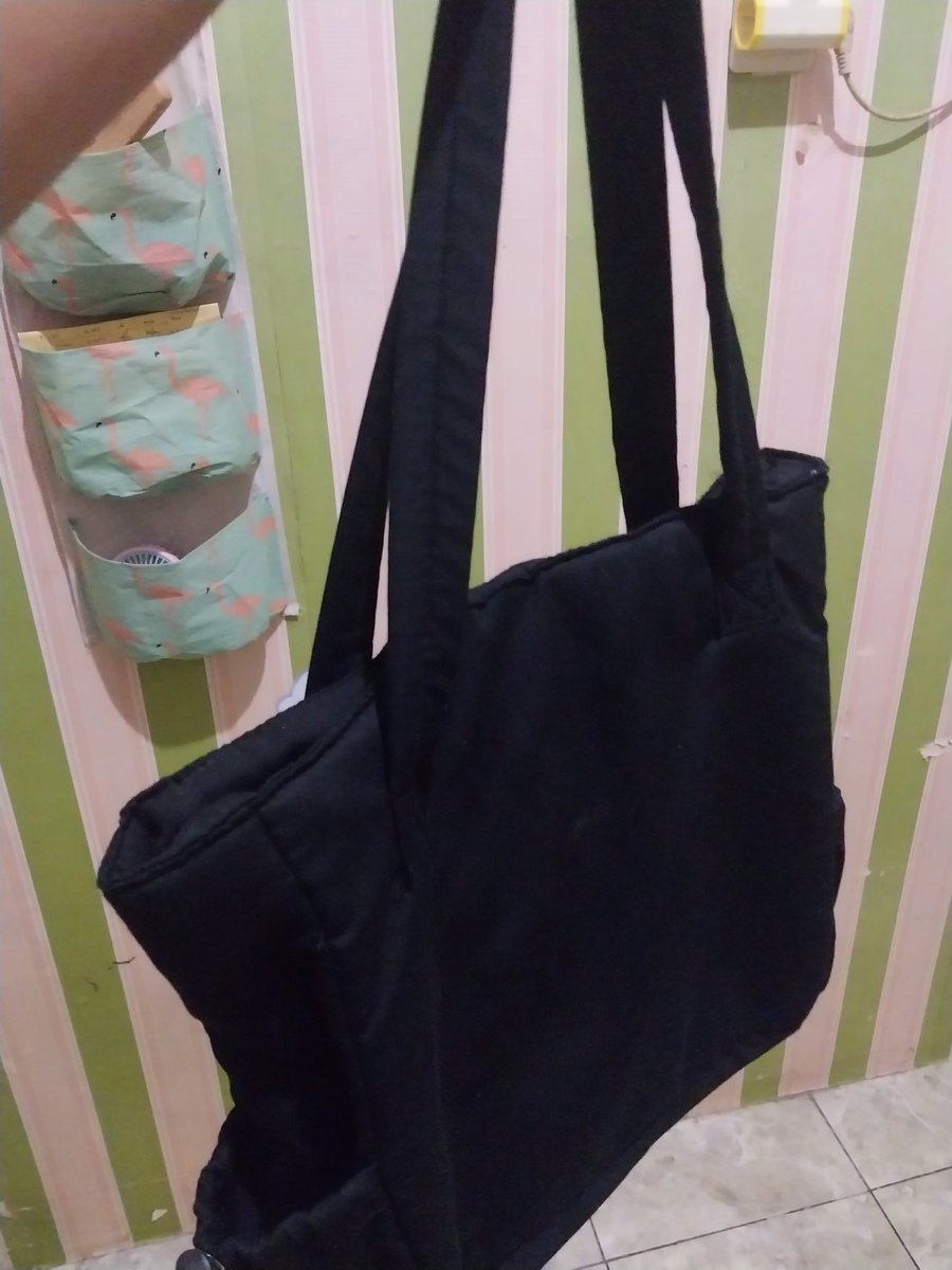 dibeli kak lagi bu ☝🏻😔

tinyblack nya baruuuu ya blm pernah aku pake-