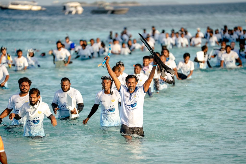 visitmaldivesco's tweet image. History made at the Baani Event! 623 snorkelers at Villingilifaru Finolhu breaking the Guinness World Record for the most people snorkeling simultaneously in multiple venues!