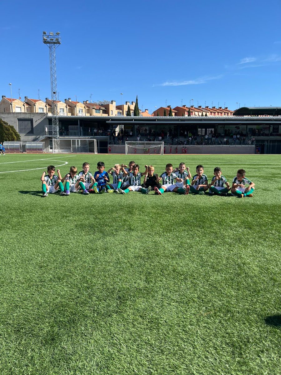CDGuijueloBase's tweet photo. 🏁 | 50’📷 | #CDNavegaPrebenjaminA

2️⃣ @CDNavega 
+5️⃣ 𝐏𝐫𝐞𝐛𝐞𝐧𝐣𝐚𝐦𝐢𝐧 “𝐀”

#CanteraGuijuelo | #TodoalVerde 💚 https://t.co/EQUIPi30bv