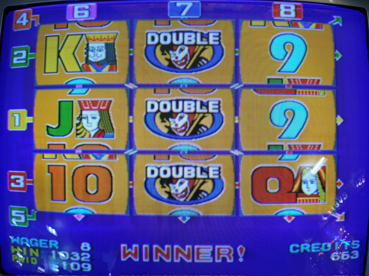 [JOKER'S DOUBLE]
7番列にJOKER揃い降臨！🃏🃏🃏
トップラインは嬉しい&amp;良き！
1032枚(BET×129)