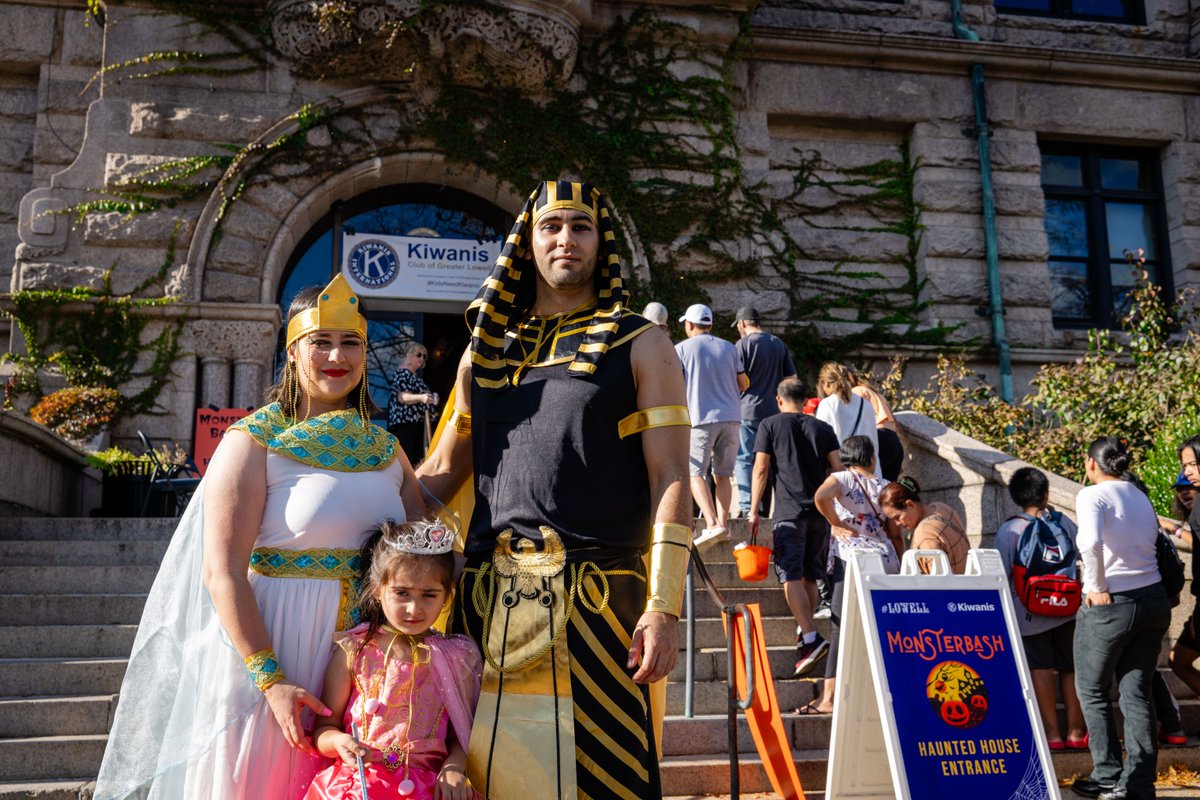 Like Lowell tweet media