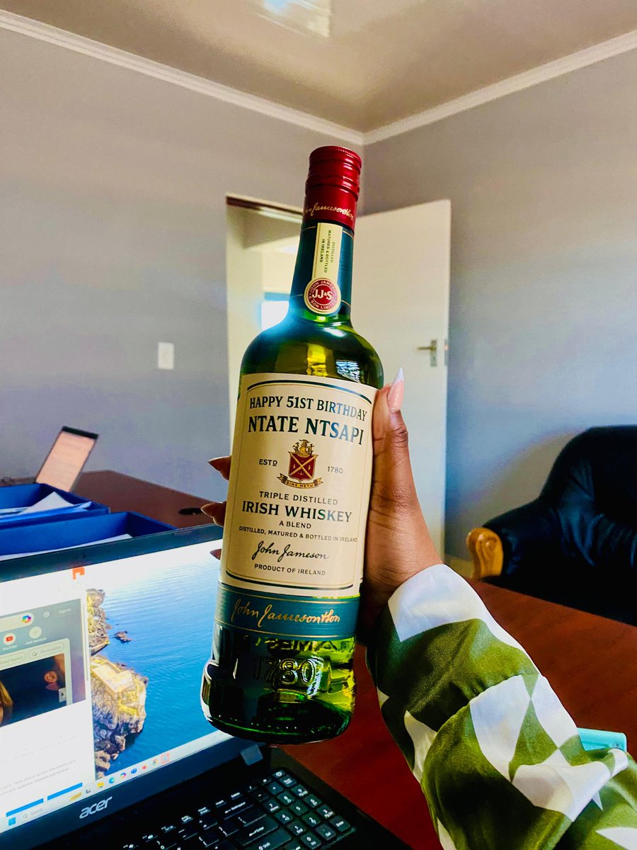 YourGiftDesire1's tweet image. Introducing: Customized bottles to complete your gift package♥️
NB: Not sold separately because perfection comes as a package🤭