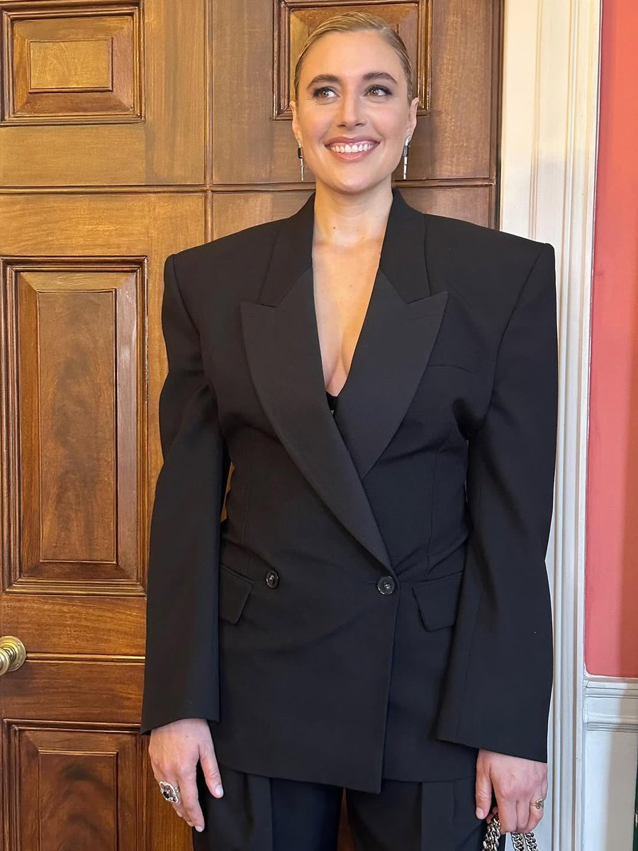 Greta Gerwig Updates tweet media