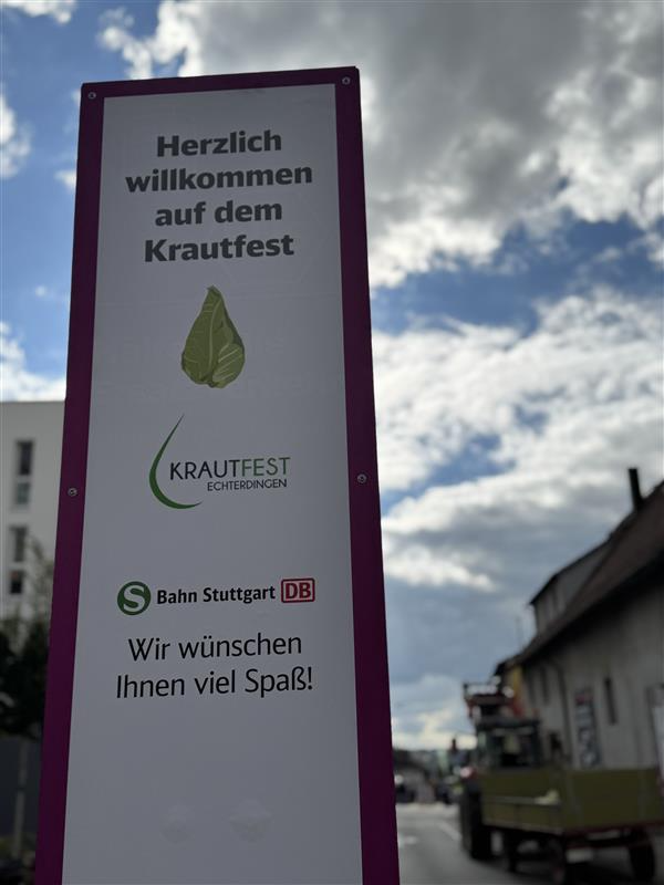 SBahn_Stuttgart's tweet photo. Kommt vorbei! Heute und morgen sind wir mit dem #Infomobil auf dem 47. #Krautfest in #Echterdingen
Besucht uns an unserem Stand und erlebt ein abwechslungsreiches Programm:
ℹ️ https://t.co/XZADBnfSLN
#filderkrautfest #krauthocketse #tradition #genuss
https://t.co/HpLx8fx9Nv https://t.co/EvpRoC6GOI