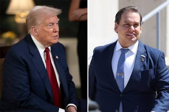 RealBuzzNow's tweet image. &amp;gt; Trump’s pardon of George Santos shocks U.S. politics 🇺🇸
A fraud case turns into a political statement.
Justice or favoritism? 👀
🔗 Full analysis: shorturl.at/8A3Bh
#GeorgeSantos #Trump #NewsUpdate #Politics