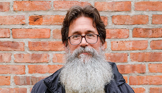 🎙️#Ahora hablamos con el filósofo y politólogo Eduardo Rinesi sobre la actualidad económica y política del país. 

#HayUnLugar 🌎provinciaradio.com.ar📻