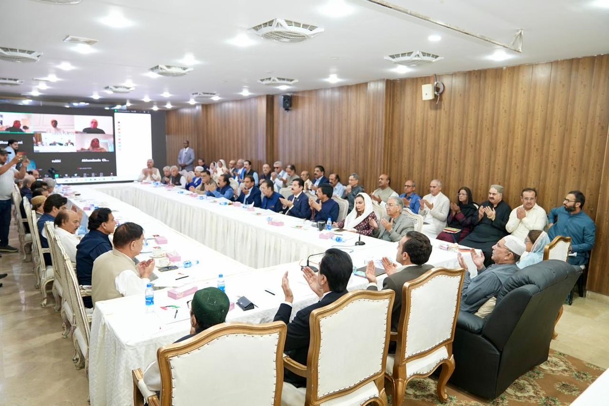 ADfarooqBhh's tweet image. CEC meeting of the Pakistan Peoples Party Held in karachi today. CEC paid heartfelt tribute to the martyrs of democracy, Including those of the Karsaz tragedy. Party leaders also shared key suggestions on the country's current political and economic situation.
♥️🖤💚