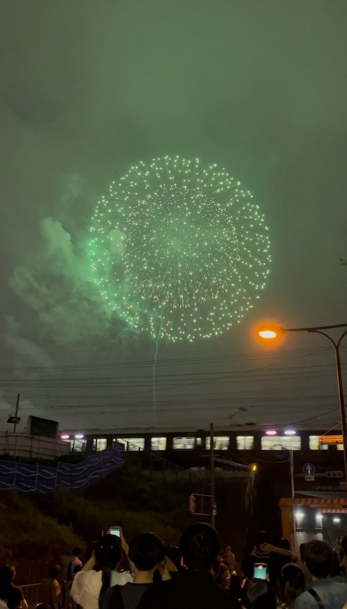 Miyacha_o2's tweet image. 花火綺麗やったね！途中雨やばかったけど🥹