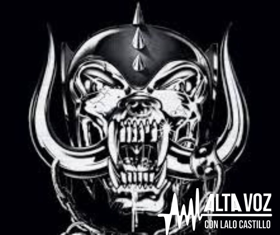 El famoso símbolo de la banda , conocido como Snaggletooth o War Pig, fue idea del artista Joe Petagno. Lemmy le dio indicaciones visuales como que fuera algo entre un robot oxidado y un caballero con armadura, con cuernos y cadenas. El logo se ha convertido en sello