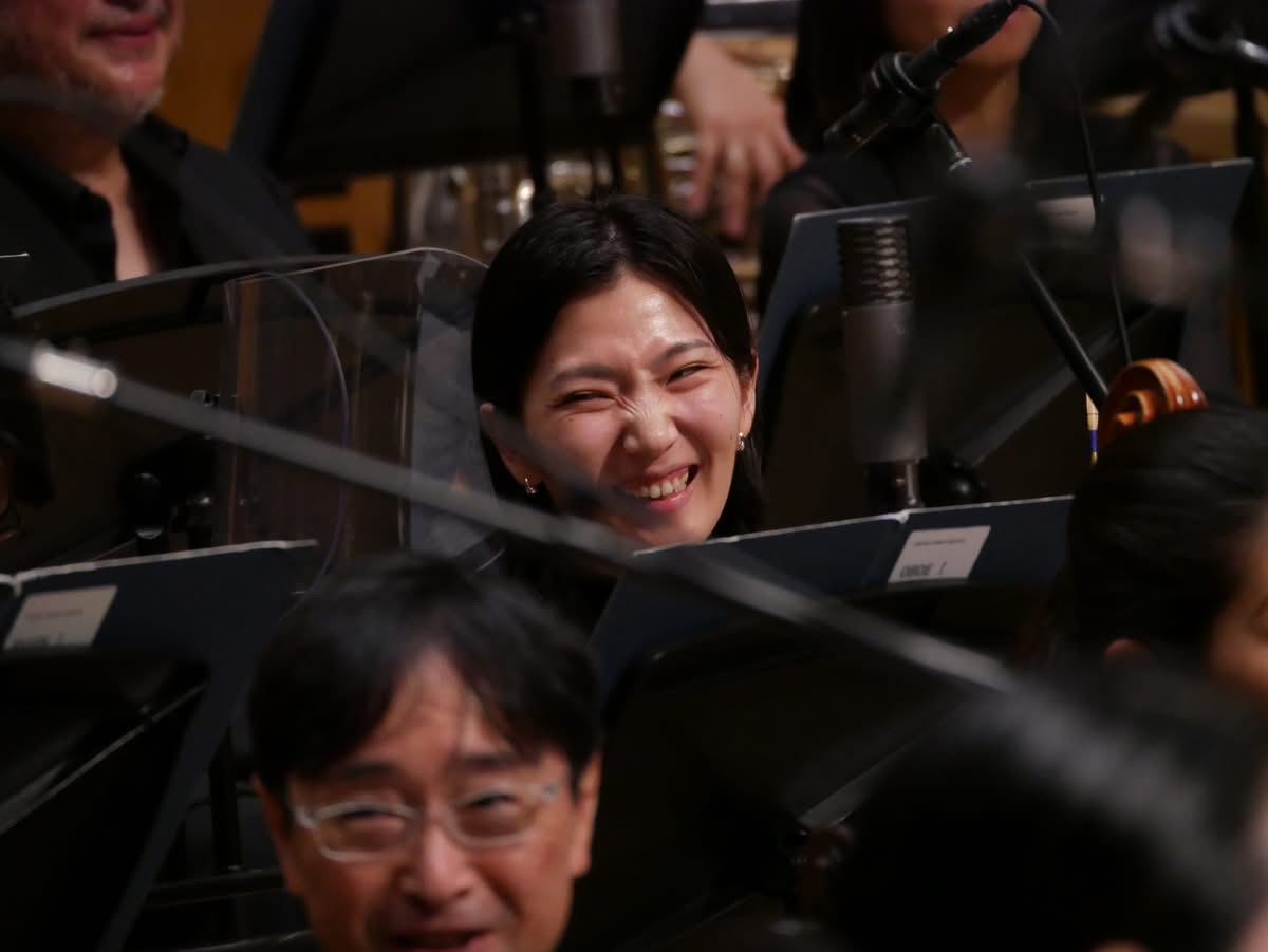 YoichiMurata's tweet image. オケの皆様がとても協力的で非常にありがたかったです。客席に向かってトロンボーンを吹いている時やリズムセクションとアイコンタクトしている時は通常運転ですが慣れぬ指揮をするときの私の不安と言ったら‥。しかしオケの方を向くとオケの方々が穏やかな表情をされてるのにどれだ救われたことか。