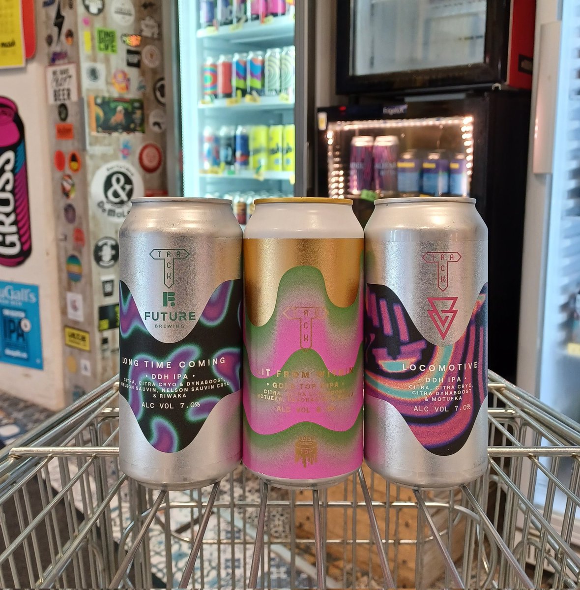 Track at OKasional Beer!
🟣 Long Time Coming - Future Brewing collab - DDH IPA - 7% 
🥇 Lit From Within - DIPA - 8,4% 
🚆 Locomotive - Azvex collab -DDH IPA - 7% 
okasional-beer.com 
#craftbeer #beer #cerveza #taproom #Barcelona