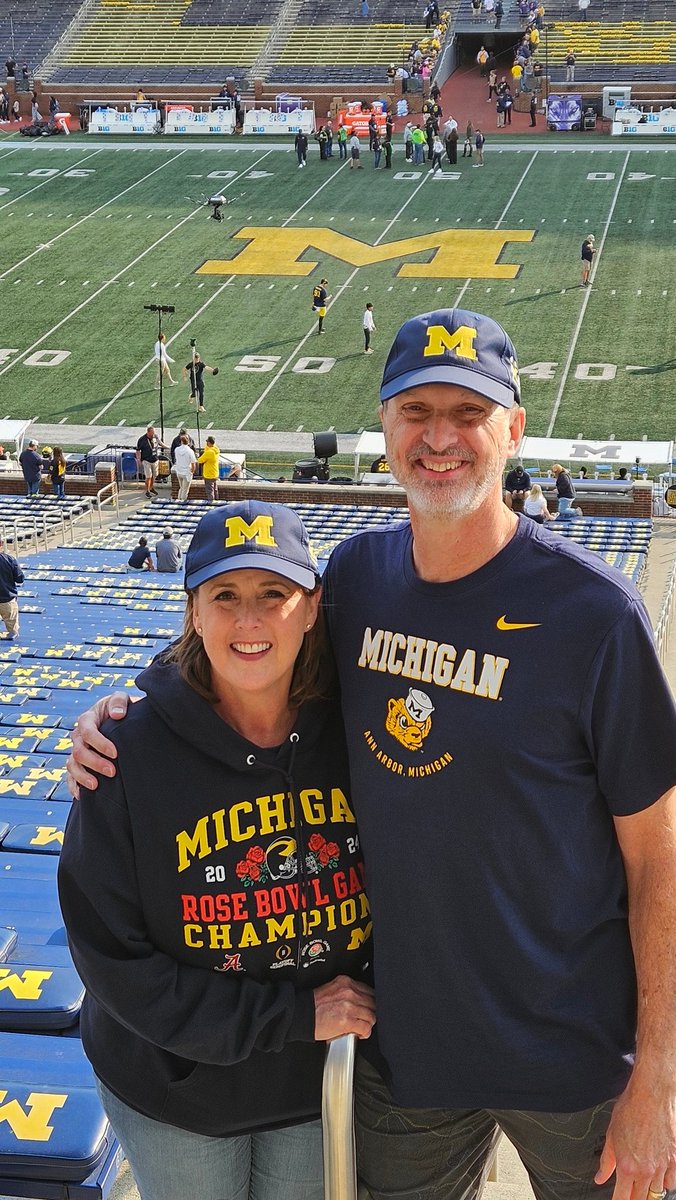 dms298's tweet photo. #BigHouseLive #GoBlue https://t.co/ge8FPwC0i2