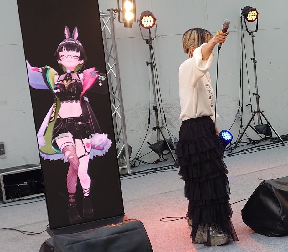 民安がVtuberと歌ってて良かった！みたいなポストを嬉しく眺めている。

それ両方わたし✨
#マチアソビ