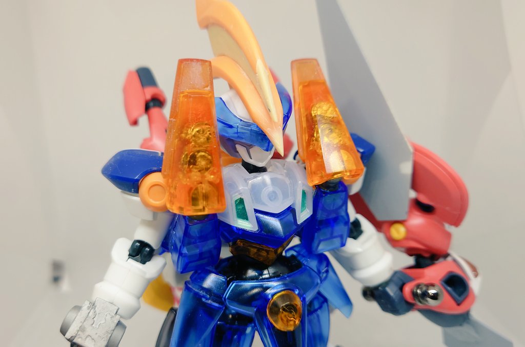 #LBX烈伝コンテスト2025
✦参加作品✦
【完全合体変形Σオービス】

3体のLBXが発売して、Σオービス？！
もうお小遣いないよ！
玩具売り場での、そんな子どもの嘆きに着想を得て作った、100均アイテムだけで作れる完全差し替え変形Σオービス
最後の烈伝で作った作品もう一度作り直してみました（続く