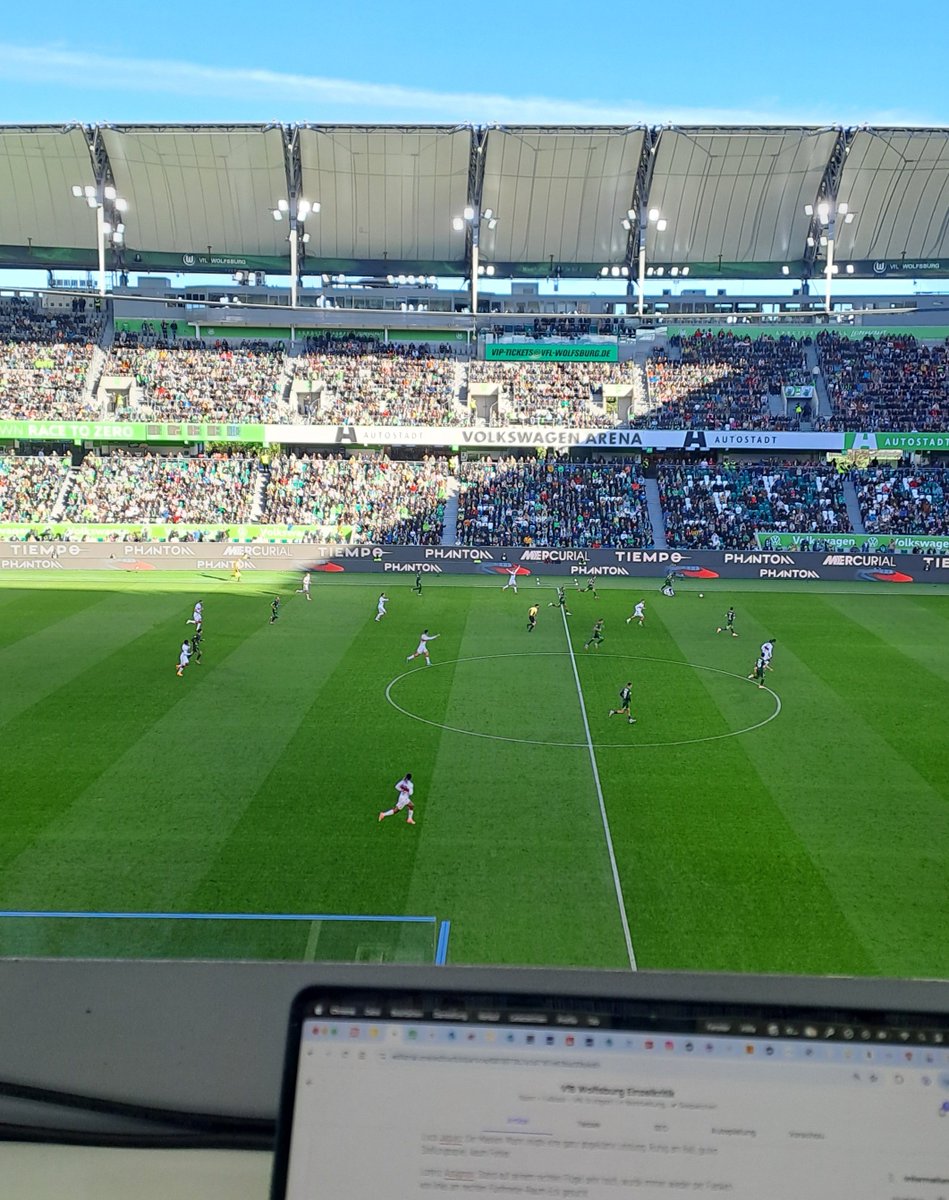 Dominant mit hochverdienter Führung gegen sehr schwache Wolfsburger.

Stiller nach der Länderspielpause wieder ganz der Alte, auch Nartey gefällt.

Mal wieder ein Gegner ohne Gegenwehr: Macht der #VfB alle Gegner schlecht, oder hat die BuLi dieses Jahr einfach kein hohes Niveau?