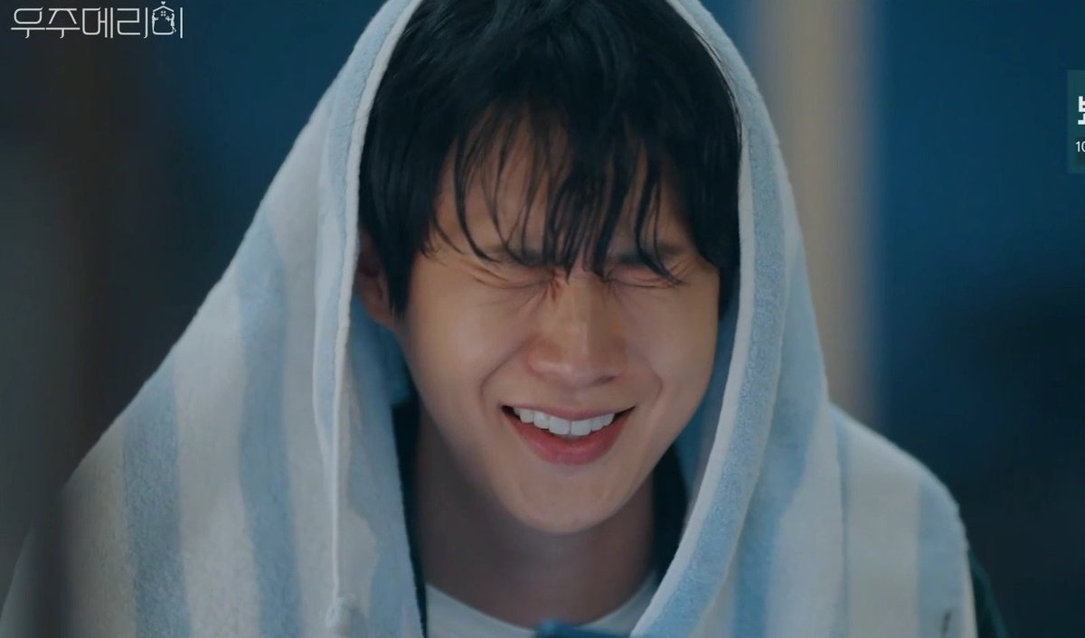 rainsketches's tweet photo. the way woojoo was actually so happy when meri asked him to come to her house but trying hard to act cool oh woojoo i can never defend you anymore 😭

#WouldYouMarryMeEp4
#WouldYouMarryMe https://t.co/QyjSrNB6F1