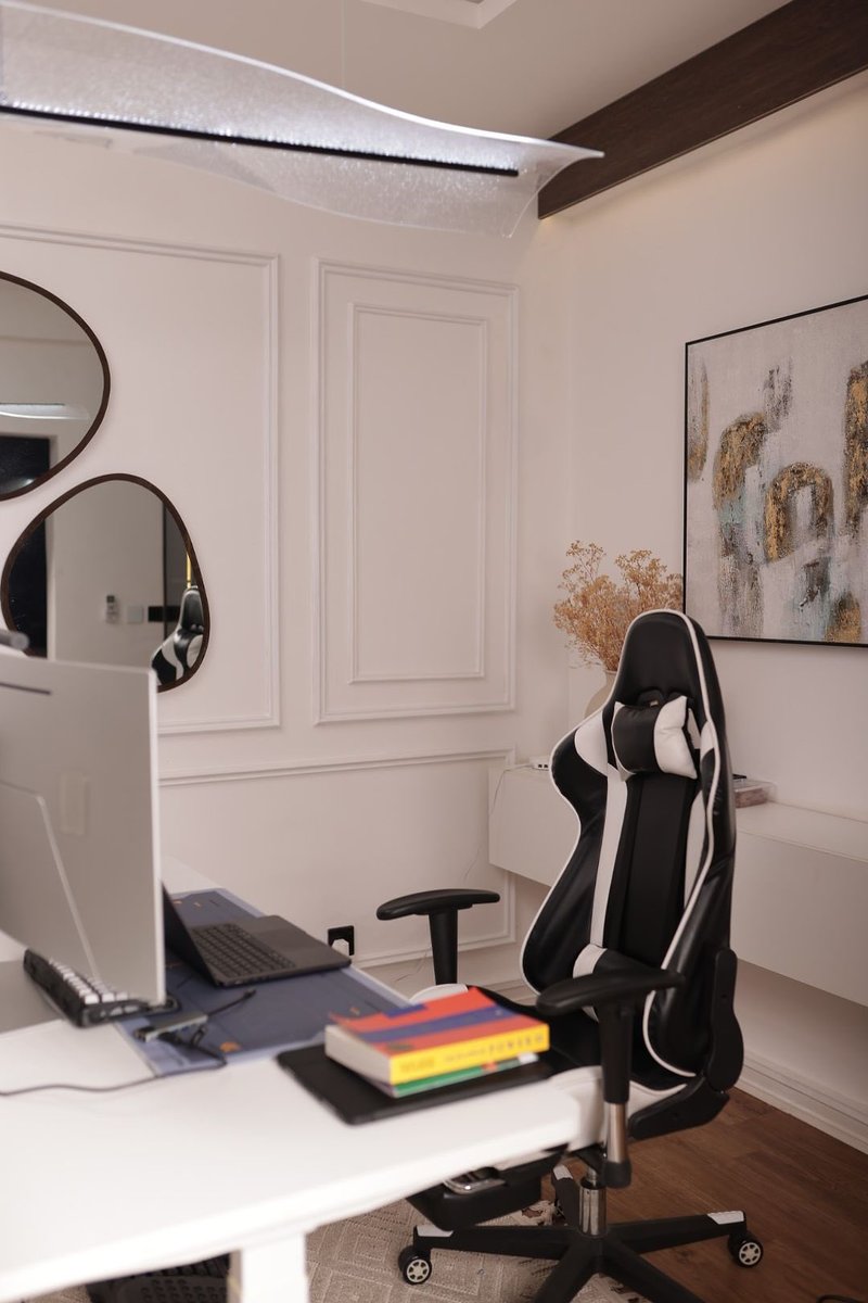 ahmedxm01's tweet image. Free advice:
As the world moves toward crypto.
invest your time wisely.
Learn Web3, AI, and blockchain your future self will thank you. 

The future belongs to who adapt early 📈📉