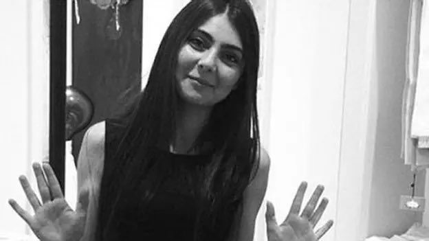 dilek doğan 10 yıl önce bugün küçükarmutlu'daki evinde polis tarafından öldürüldü. katil polis yüksel moğultay mahkemede, "ben değil dilek'in abisi tetiğe bastı" diyordu. emniyetin gizlemeye çalıştığı, "silindi" denilen olay yerine ait kayıtlar ortaya çıktığında dilek'in hedef