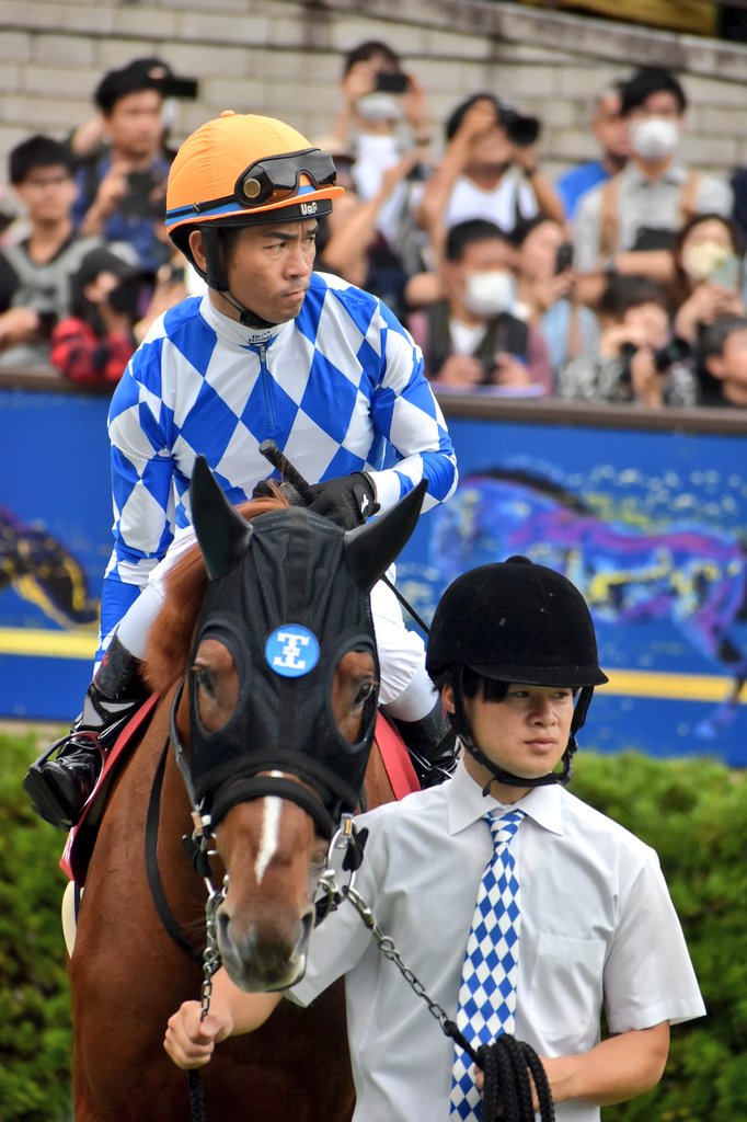 大崎　甲子園出場記念　デサント　フーデッド長袖ハイブリッドジャケット　レア　希少 大崎 甲子園出場記念 デサント フーデッド長袖ハイブリッド