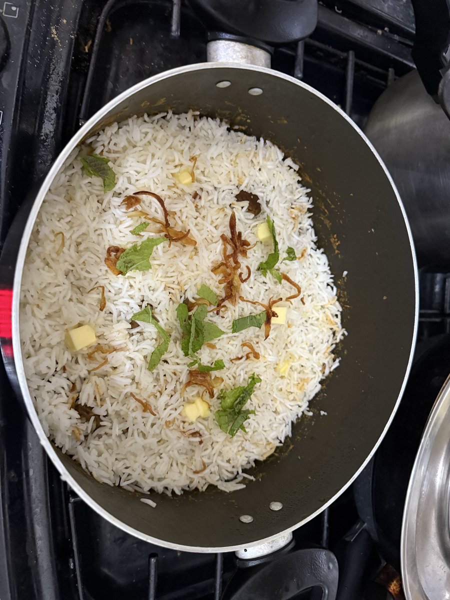 MATTSMATTS's tweet image. Layering biriyani before the ‘Dum’. 
#FinalStep
14/16