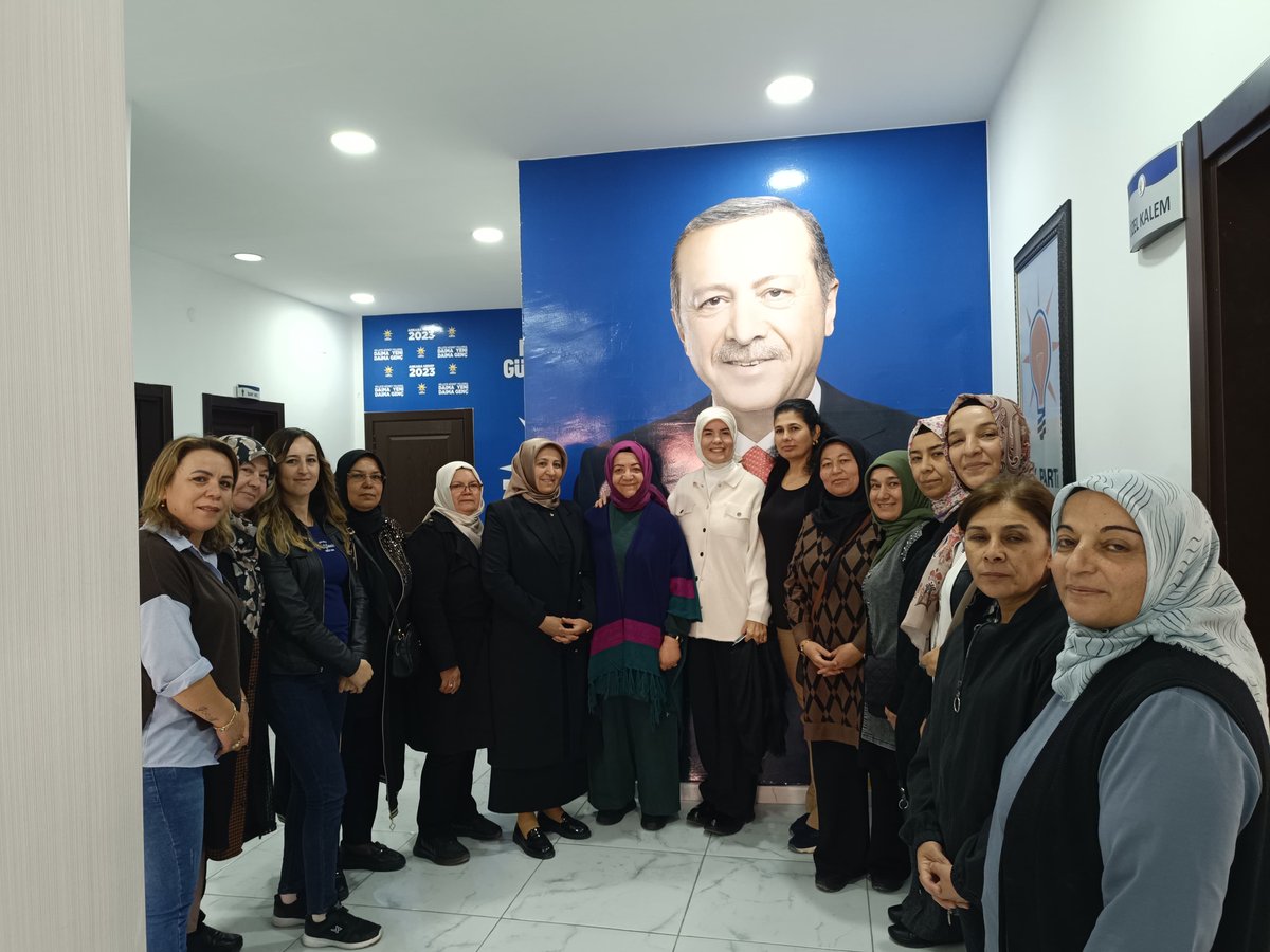 akgul_aysel's tweet photo. 📍Şereflikoçhisar 

Genel Merkez MKYK Üyemiz ve Ankara Koordinatörümüz Gülsüm Sezer Karataş ile birlikte Şereflikoçhisar İlçe Kadın Kolları Yönetim Kurulu toplantısına katıldık.

Teşkilatımızın faaliyetlerini ele alarak istişarelerde bulunduk. https://t.co/9HEhIbscfo
