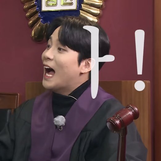 원룸이라 룸 스프레이 한번만 뿌려도 쫘아악 퍼짐 가성비네 오래 쓰겠다