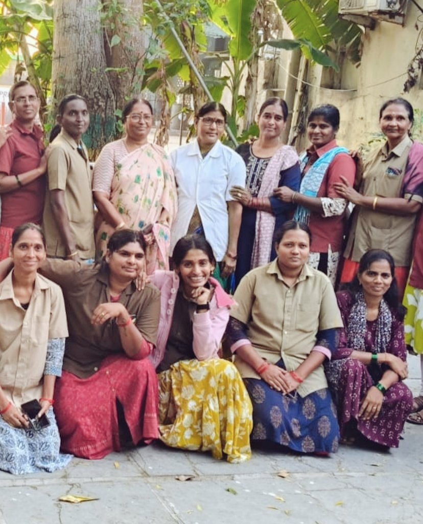 Devi03058129's tweet image. Today🥰
#deptstaff 
#picoftheday🕉️💐🙏 
@DMNZB2TSRTC 
#Respected 🙏