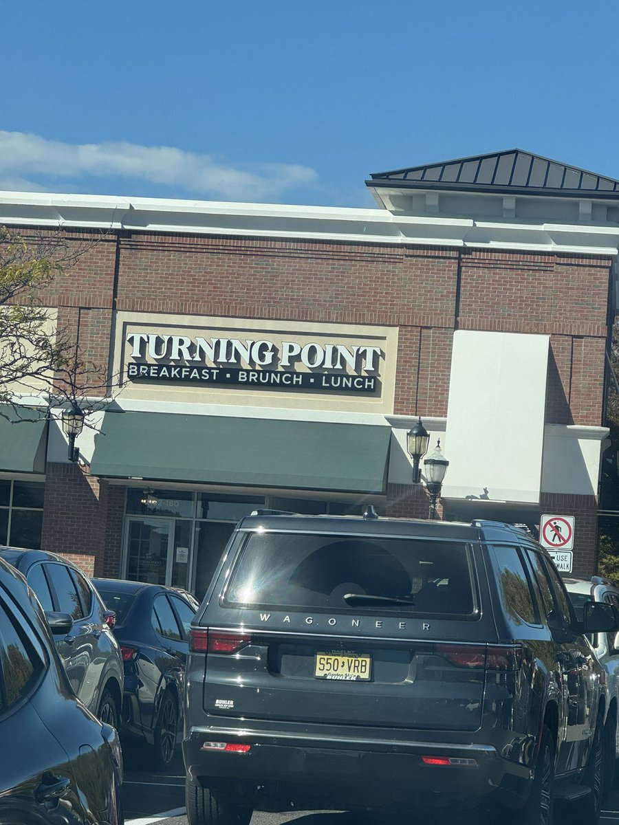 Im_grounds's tweet photo. Having breakfast at my favorite restaurant https://t.co/kMPTVGpdnx