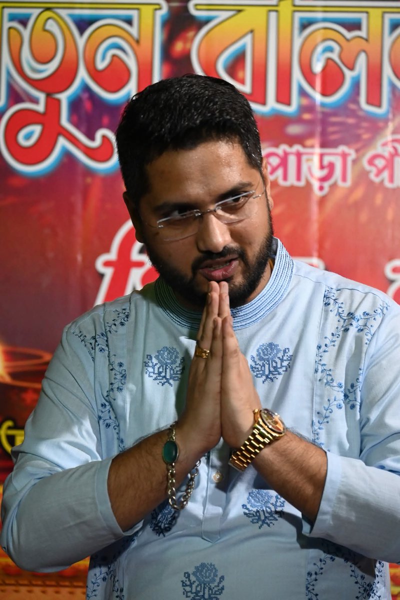 ShabbirTmcp's tweet photo. দক্ষিণ কলকাতার বেহালা পূর্ব বিধানসভার অন্তর্গত নতুন বালক সংঘ দ্বারা আয়োজিত শ্রী শ্রী শ্যামা পূজার উদ্বোধনের কিছু মুহূর্ত।।
#Kalipuja
#MaaKaliBlessings 
#joymaakail https://t.co/vTH1dyDc0U