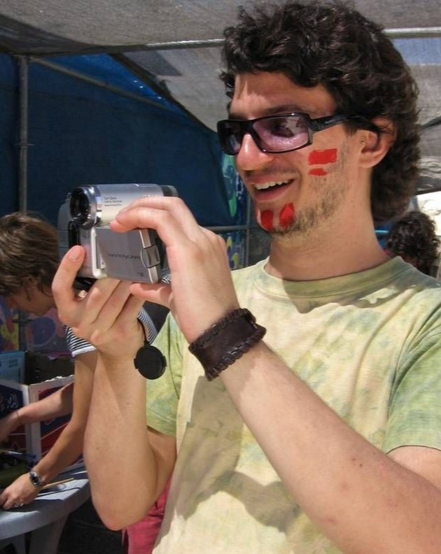 Angelo Frammartino byl italský komunista a „mírový aktivista“, který přijel do Izraele pomáhat palestinským dětem.

Byl 10. srpna 2006 ve Starém městě v Jeruzalémě ubodán k smrti Ašrafem Hanaišou, 24letým Palestincem (stejného věku jako Angelo), napojeným na Islámský džihád,