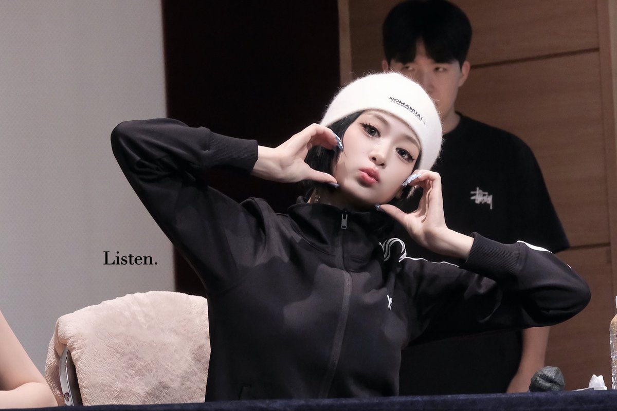 Listento_0411's tweet photo. 251018 wm판사

멋진 언니

#AHYEON #아현
#BABYMONSTER #베이비몬스터 https://t.co/U2YylQps29