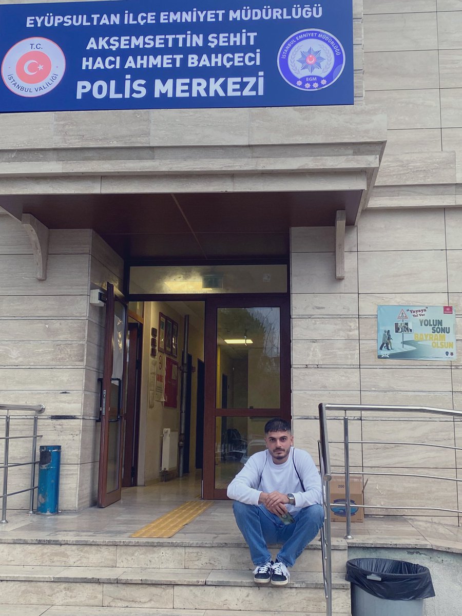 zekoo tweet media