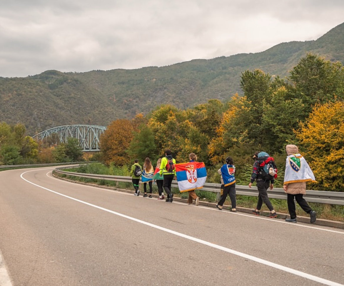 Ovo je pobeda nad naprednim zločincima koji su hteli da ubijaju sto za jednog, ovo naprednjake boli i izjeda jer, budućnost Srbije pripada našoj deci, našim divnim studentima a ne bitangama i uštvama koji su razorili sistem koji ce ova deca na svu sreću popraviti!