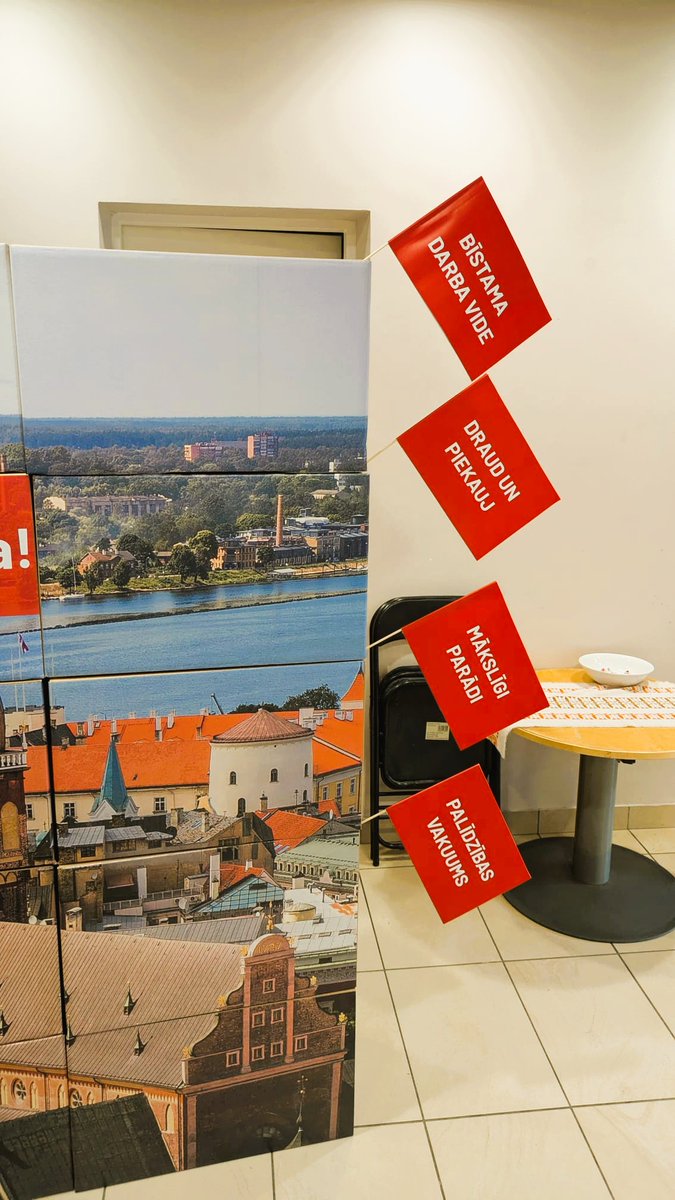 PatverumsDM's tweet image. 🔶 Šodien – Eiropas diena cīņai pret cilvēku tirdzniecību.
Biedrība “Patvērums “Drošā māja”” veica zibakciju Rīgas stacijā, atklājot, ka arvien vairāk upuru cieš darbaspēka ekspluatācijā.
👷 Ja redzi netaisnību – zvani!
📞 24/7 uzticības tālrunis: 28612120